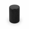 Pomo metálico cilíndrico para muebles de cocina y cajones. Diseño compacto de 17,5 mm en inox, negro mate o latón cepillado con agarre cómodo y moderno.