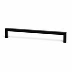 Tirador metálico recto para muebles de cocina y cajones. Diseño lineal de 136,5 mm en níquel, latón o negro mate con estilo limpio y funcional.