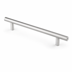 Tirador tubular metálico para muebles de cocina y cajones. Diseño funcional de 188 mm en acabado cromo con agarre cómodo e instalación estándar.